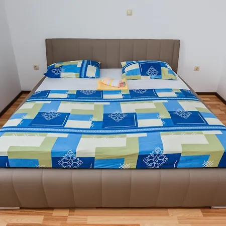 Lena * Kaštela